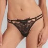 BLUEBELLA Lumi Thong Black